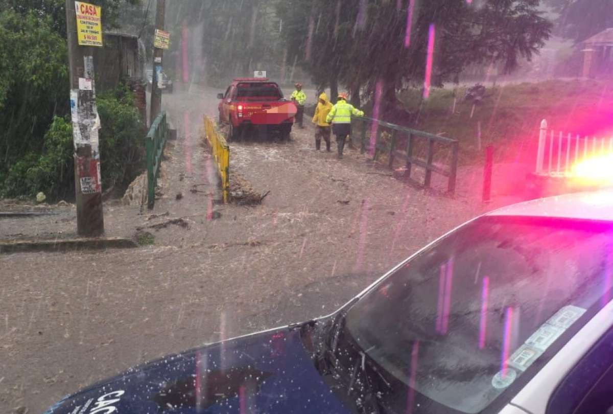 El ECU 911 coordina la atención de emergencias por lluvias en Rumiñahui.