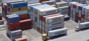 Los exportadores se&ntilde;alan que la tarifa ya est&aacute; incluida en el flete de exportaci&oacute;n/importaci&oacute;n denominado handling, pago hecho por la naviera.