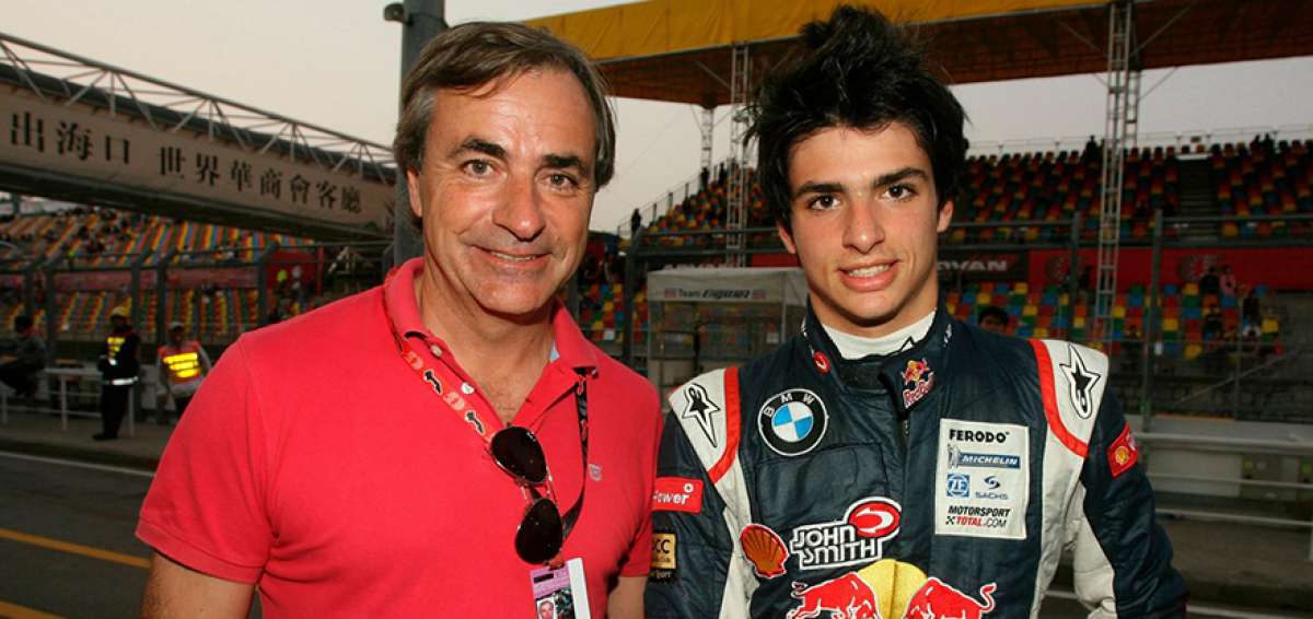 De tal palo, tal astilla. Carlos Sainz Junior (derecha) sigue los pasos de su padre, Carlos Sainz, quien gan&oacute; el rally Dakar hace unas semanas.
