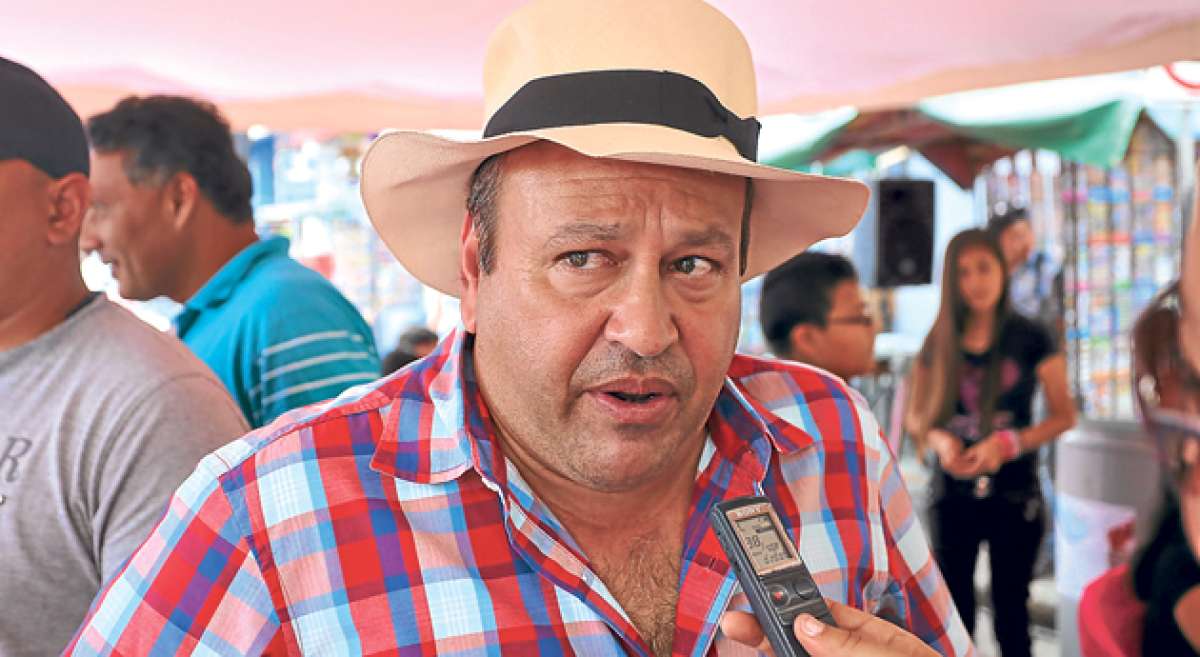 En sesi&oacute;n de Concejo Municipal se decidi&oacute; la remoci&oacute;n del cargo de Andrade (foto), como alcalde de Jipijapa, ante la denuncia de un ciudadano. Foto: Rodolfo P&aacute;rraga / El Tel&eacute;grafo