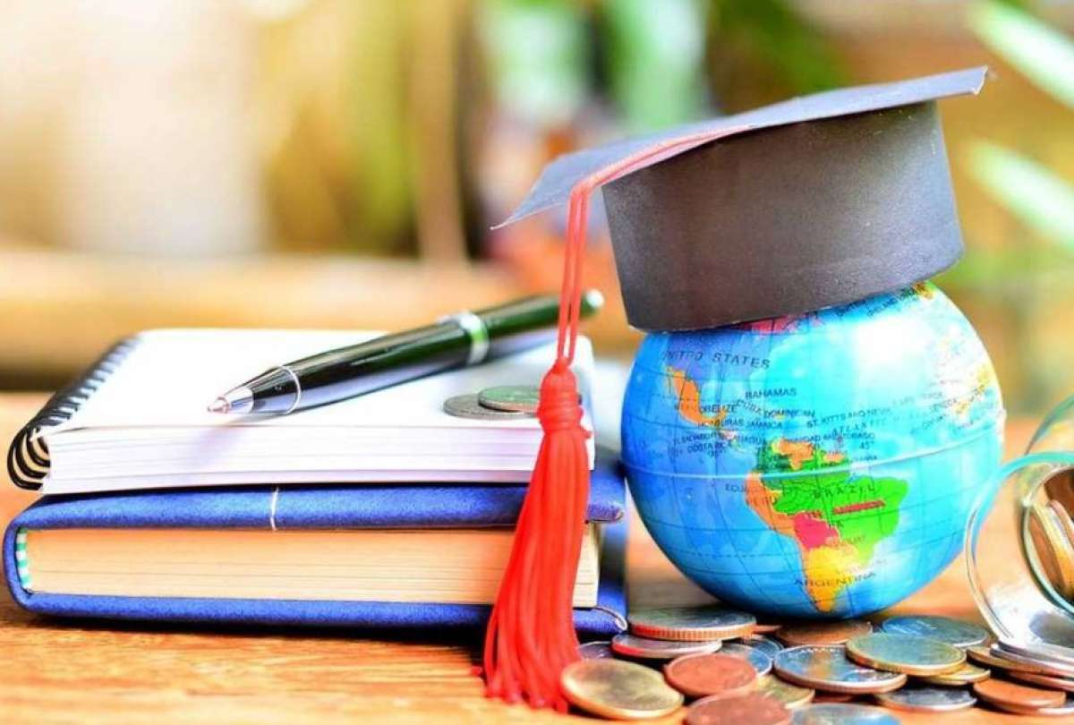 Universidad UTE alerta sobre posible fraude en becas.