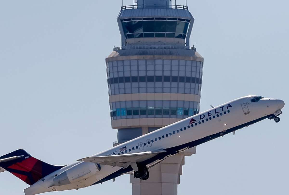 Las operaciones aéreas siguen afectadas pese al fin del cierre gubernamental.