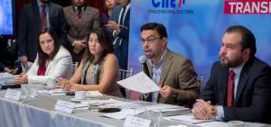 CNE oficializa resultados de balotaje y da como ganador a Len&iacute;n Moreno