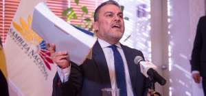 El titular del Legislativo, Jos&eacute; Serrano, durante la rueda de prensa. 