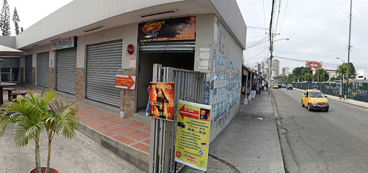 Seis de los 19 locales est&aacute;n cerrados hace un par de semanas en el centro comercial Paseo Universidad.