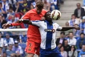 El delantero ecuatoriano Felipe Caicedo recibi&oacute; la marca ferrea de Gerard Piqu&eacute;. Foto: Agencia AFP