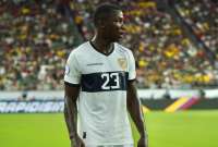Moisés Caicedo tuvo un problema con Carlos Gruezo al finalizar el partido contra México