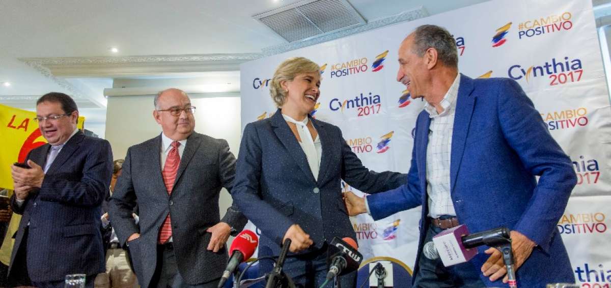 El apoyo del exalcalde fue dado a conocer en rueda de prensa. 