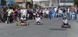 Los coches de madera compitieron en el sur
