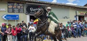 La cabalgata, en la que los chagras rumi&ntilde;ahuenses muestran su dominio del caballo, es uno de los eventos principales de las fiestas de cantonizaci&oacute;n.