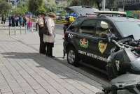 Agentes con canes ingresaron al Complejo Judicial para verificar la alerta.