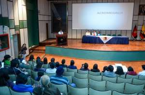 El Hospital Eugenio Espejo de Quito desarroll&oacute; hoy un taller para explicar la acromegalia. Foto: &Aacute;lvaro P&eacute;rez/ EL TEL&Eacute;GRAFO.