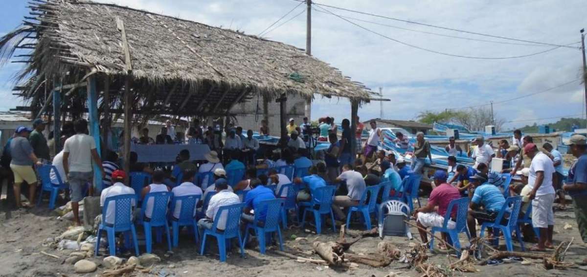Los pescadores en Tonguiche se han sumado a las tareas de rescate junto con el Coopno.