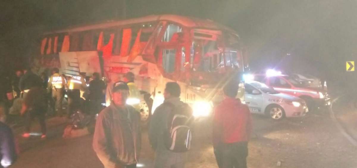 Nueve heridos dej&oacute; un accidente de tr&aacute;nsito en la v&iacute;a Al&oacute;ag-Santo Domingo