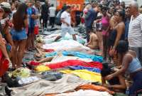 Los fallecidos fueron agrupados en una calle de la favela del barrio Penha. 
