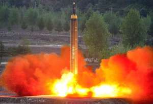 Corea del Norte lanzó nuevos misiles en respuesta al ensayo militar de EE.UU., Japón y Corea del Sur