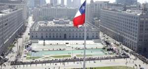 Unos 3.400 ecuatorianos entran en proceso de regularizaci&oacute;n en Chile