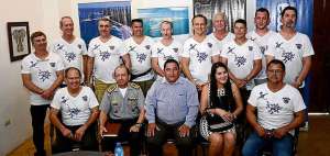 Paracaidistas de 20 pa&iacute;ses celebran a Ej&eacute;rcito ecuatoriano en el cielo de Manta