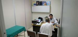 Laureano Crespo, de 82 a&ntilde;os, acude cada dos meses a controles en el servicio de urolog&iacute;a de Solca.  &Eacute;l hace nueve a&ntilde;os fue diagnosticado con la enfermedad pero logr&oacute; un tratamiento a tiempo.