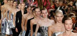 Francia veta sus pasarelas a las modelos demasiado delgadas