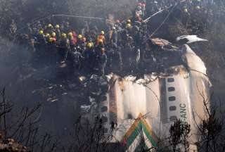 El siniestro del avión en Nepal dejó 72 fallecidos; ningún pasajero sobrevivió. 