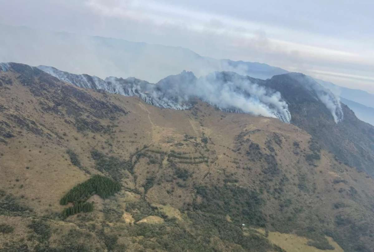 El alcalde de Cuenca declaró emergencia en la ciudad por los incendios forestales que hasta el momento no han sido controlados.