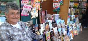Jos&eacute; Valladares lleva medio siglo dedicado a la venta de libros usados, dice que la tecnolog&iacute;a redujo las ventas.