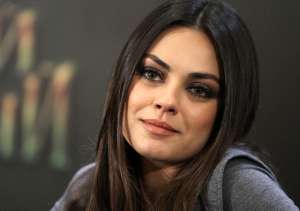 Acosador de Mila Kunis huy&oacute; de instituci&oacute;n psiqui&aacute;trica