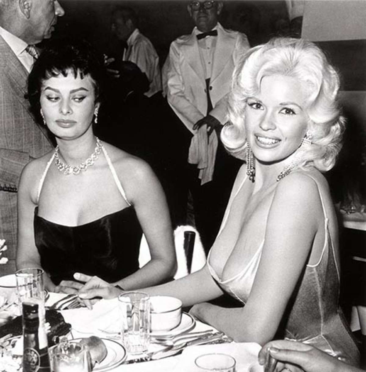 Sof&iacute;a Loren confes&oacute; el por qu&eacute; mir&oacute; aterrorizada a Jayne Mansfield