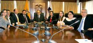 El pleno de la Corte Constitucional del Ecuador ha resuelto elegir al Dr. Hern&aacute;n Salgado Pesantes como su presidente y la Dra. Daniela Salazar Mar&iacute;n como su vicepresidenta para el per&iacute;odo 2019-2022.