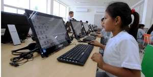 Loja celebra su fundaci&oacute;n con nueva Escuela del Milenio 