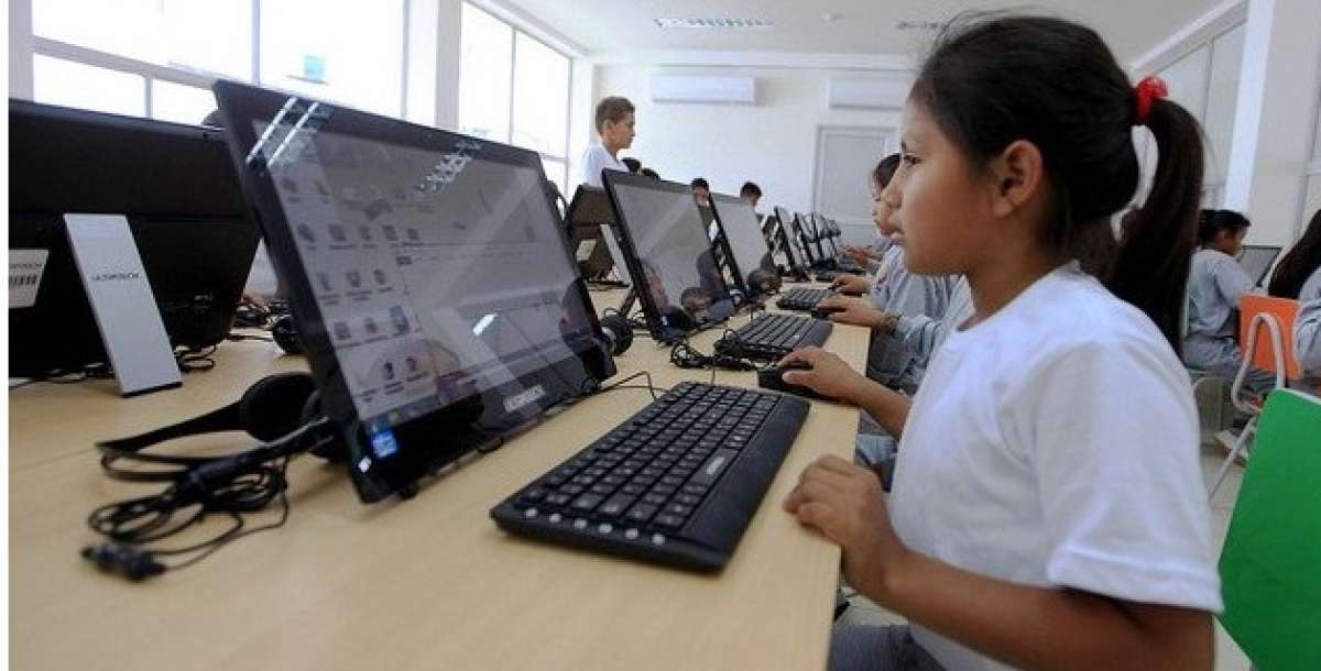 Loja celebra su fundaci&oacute;n con nueva Escuela del Milenio 