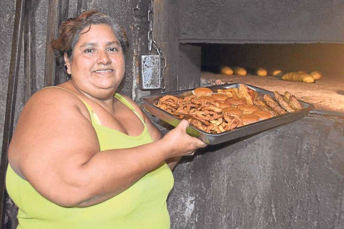 De &lsquo;La flor de la canela&rsquo; sale el pan hecho a le&ntilde;a