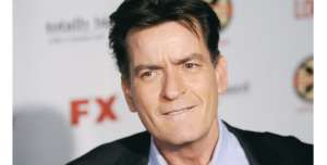 Charlie Sheen revelar&iacute;a que es VIH positivo, seg&uacute;n medios internacionales