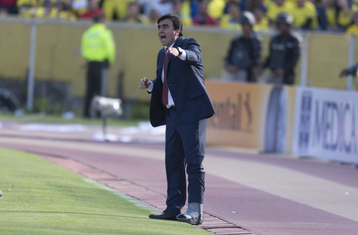 Gustavo Quinteros sabe que tiene m&aacute;s jugadores para reemplazar a los lesionados. Foto: Marco Salgado / El Tel&eacute;grafo.