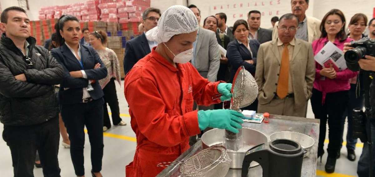 La moderna planta cuenta con equipos especializados en el procesamiento de semillas y  est&aacute; ubicada a la entrada del Parque Industrial de Ambato,  al norte de la urbe. Al momento all&iacute; laboran diez personas.