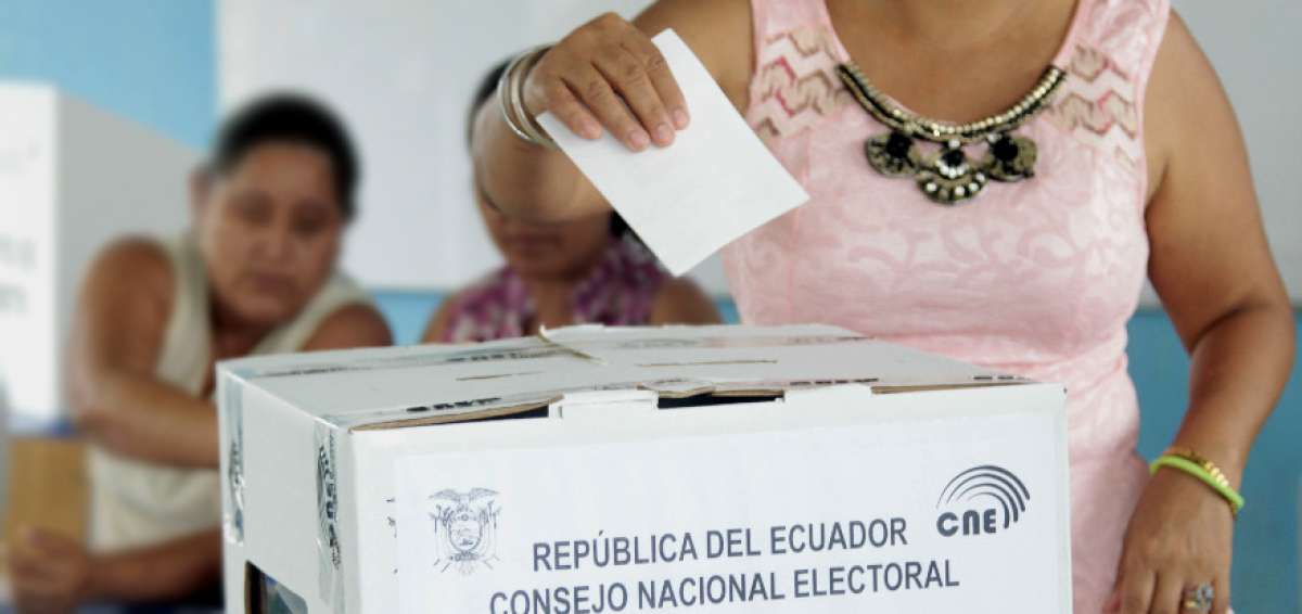 Los votos nulos y blancos no se suman al ganador