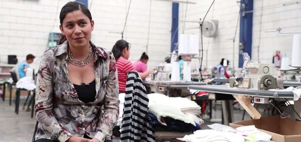Ixchel Anaya, oriunda de Irapuato (M&eacute;xico), confeccion&oacute; los primeros dise&ntilde;os de pa&ntilde;ales con la ayuda de su abuela. 