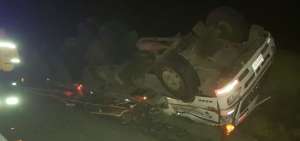 El cami&oacute;n se volc&oacute;, las v&iacute;ctimas quedaron atrapadas. Se investigan las causas del accidente.