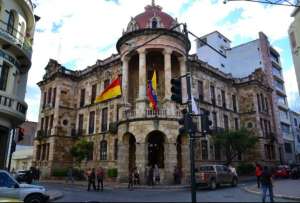 Las medidas incluyen adem&aacute;s controles sobre el uso de veh&iacute;culos institucionales y una revisi&oacute;n de proyectos municipales para optimizar los recursos p&uacute;blicos.