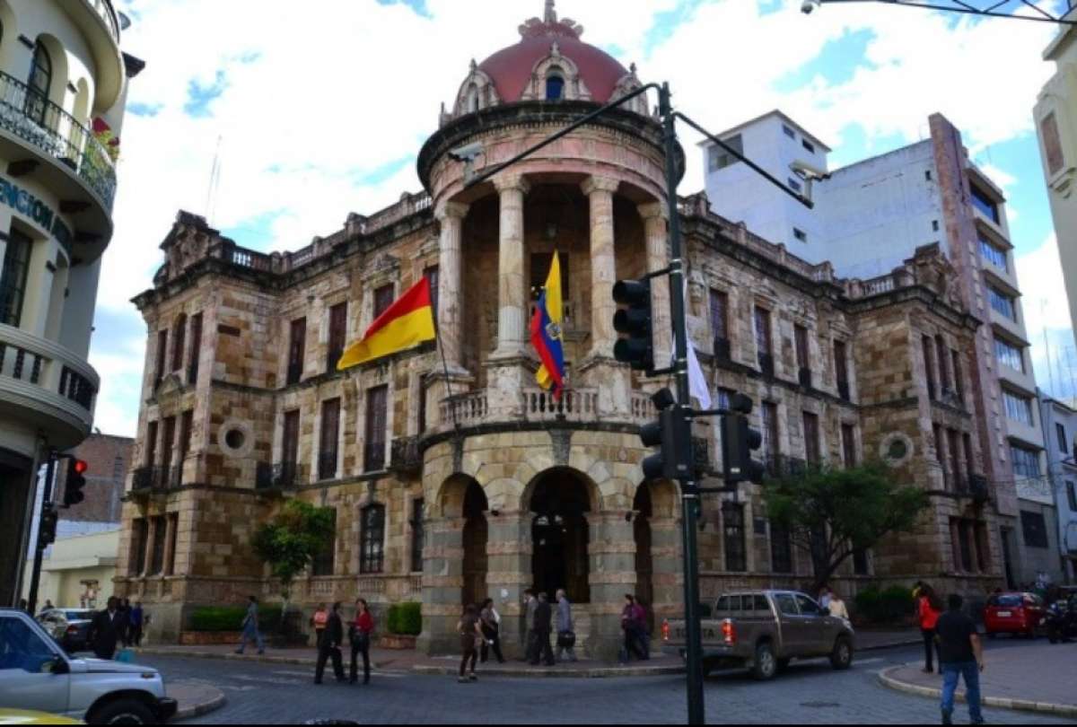 Las medidas incluyen adem&aacute;s controles sobre el uso de veh&iacute;culos institucionales y una revisi&oacute;n de proyectos municipales para optimizar los recursos p&uacute;blicos.
