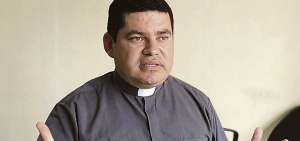 El cura Jos&eacute; Tu&aacute;rez dice que no quiere pol&eacute;mica con la Iglesia.