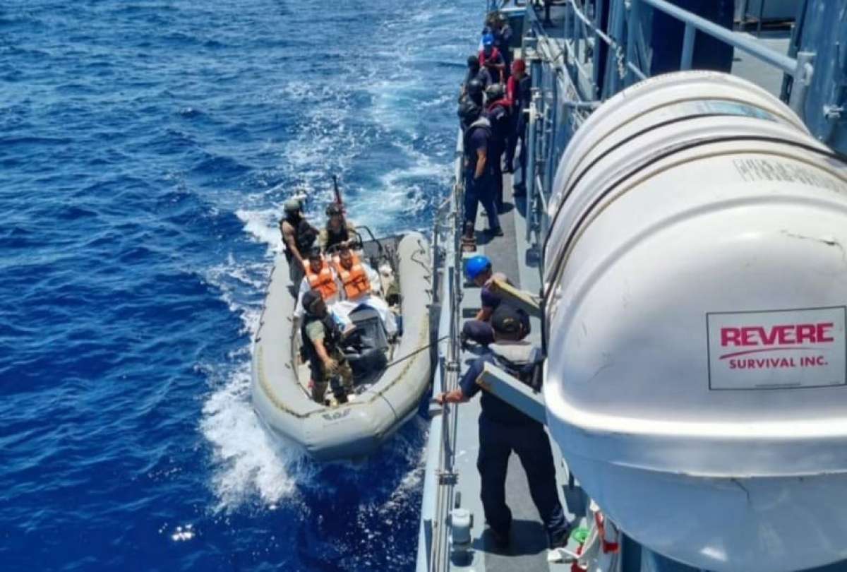 Dos personas detenidas en una embarcación con droga en Galápagos