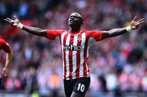 El jugador senegal&eacute;s de 23 a&ntilde;os lleg&oacute; en agosto a los Saints procedente del Salzburgo. Foto: Agencia AFP