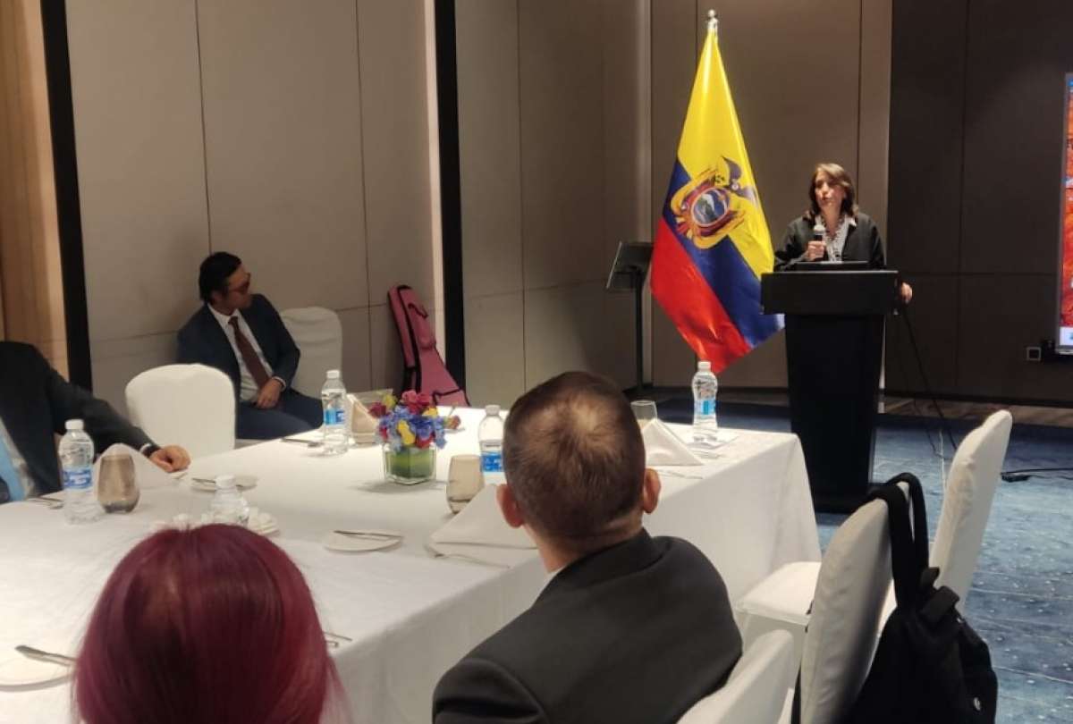 María Soledad Córdoba, embajadora de Ecuador en China, resaltó el esfuerzo de los ecuatorianos residentes en Beijing. 