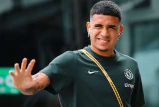 Chelsea oficializó el préstamo de Kendry Páez al Estrasburgo de Francia.