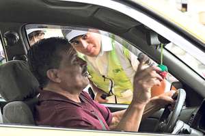 Los operativos de control de instalaci&oacute;n y uso de tax&iacute;metro iniciaron el lunes.Foto: Jos&eacute; Luis Llivisaca | El Tel&eacute;grafo