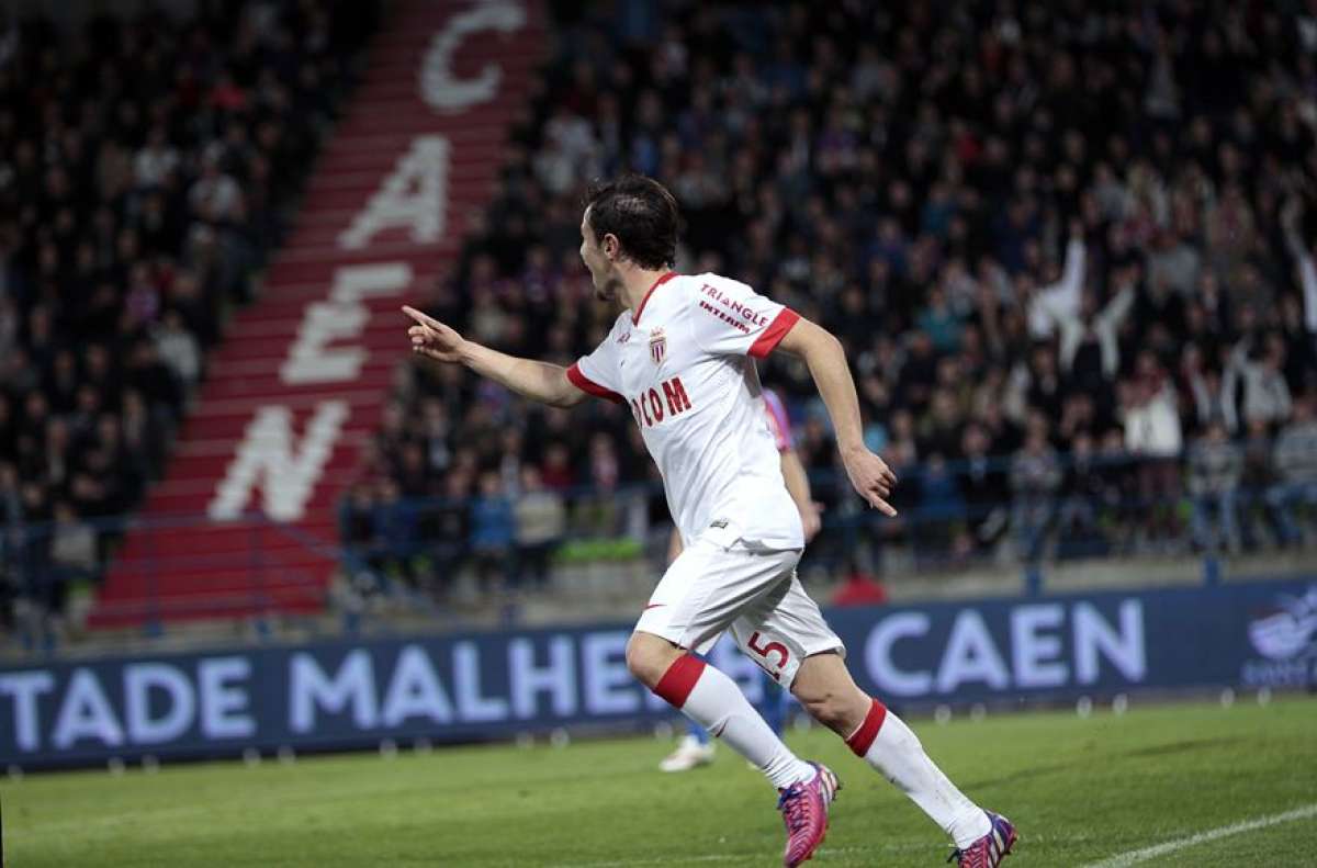 En la segunda parte brill&oacute; el portugu&eacute;s Bernardo Silva, autor de un doblete. Foto: Agencia AFP