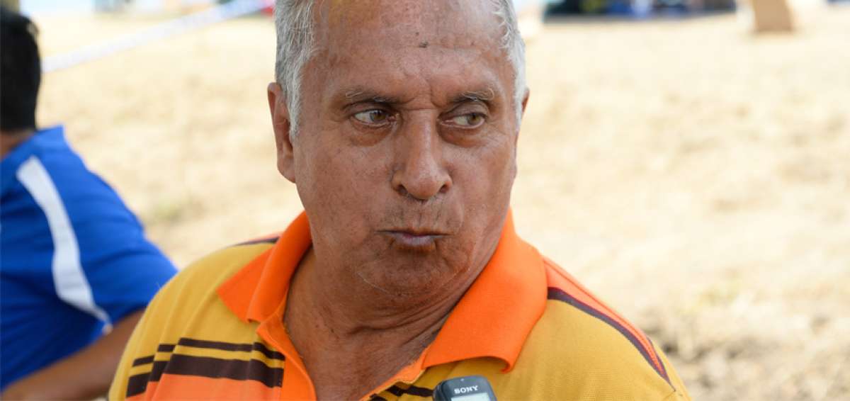 Alberto lleva m&aacute;s de 6 d&eacute;cadas leyendo historias