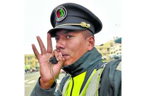 Agentes de tr&aacute;nsito vigilan la aplicaci&oacute;n de &lsquo;tarifas justas&rsquo;